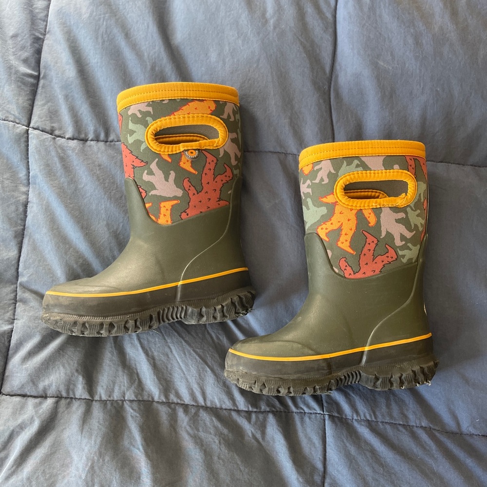 Toddler Bogs. Size 8